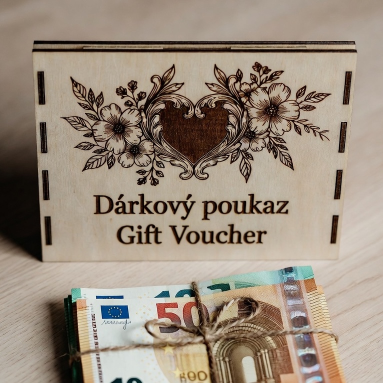 Dřevěné karty na peníze